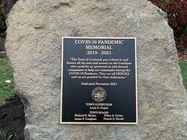 Plaque Dedication for First Responders.jpg